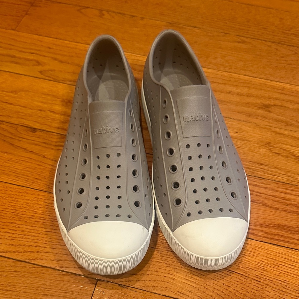 Native Grey Slip-On - Men’s size 9 EUC